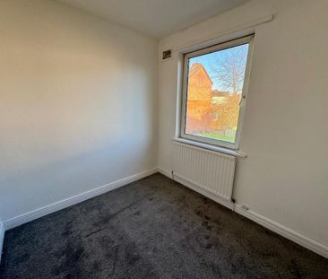 3 bedroom flat to rent - Photo 3