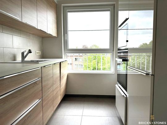 Leuk 2-slaapkamer appartement met terras en parking - Photo 1