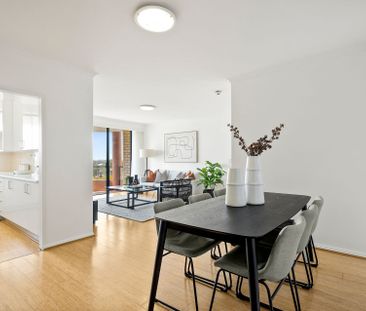 Modern Two-Bedroom Apartment with Large Balcony - Photo 2