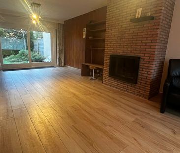 Verzorgde woning met twee slaapkamers, tuintje en garage. - Photo 3