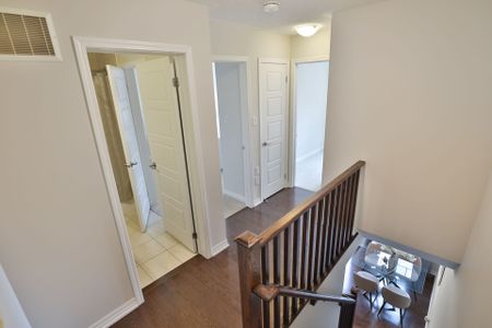 For Lease - 3089 Harbell Gate, Oakville, Ontario - Photo 2