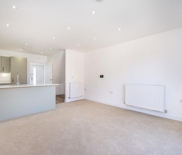 2 bedroom end of terrace house to rent - Photo 1