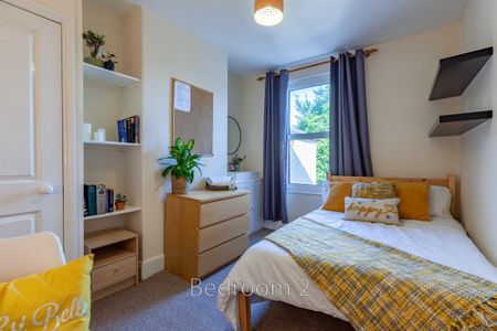 Room 1 - Photo 5