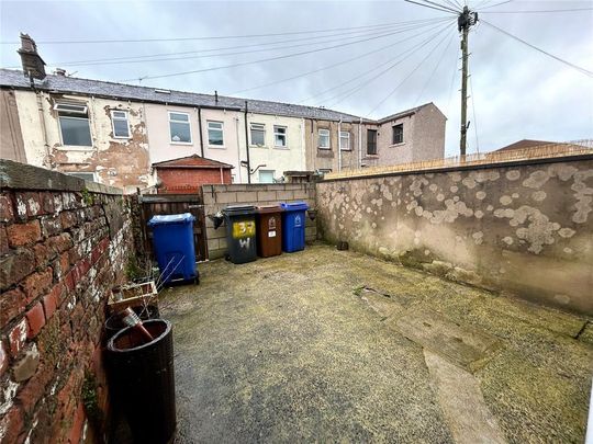 2 bedroom terraced house to rent - Photo 1