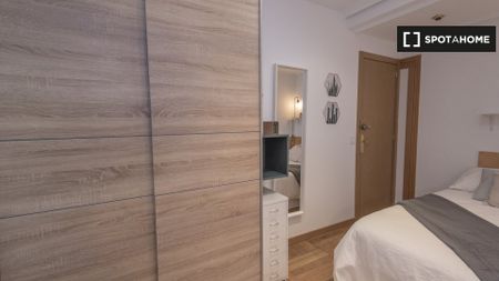 madrid, Community of Madrid 28015 - Photo 3