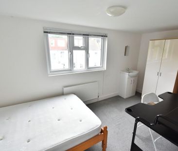 5 bedroom maisonette to rent - Photo 3