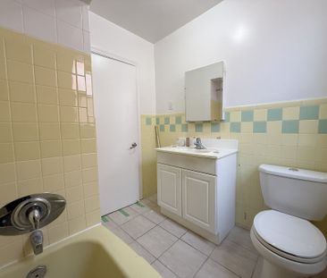 For Lease - 88 Trethewey Drive Unit# 6, Toronto, Ontario - Photo 6