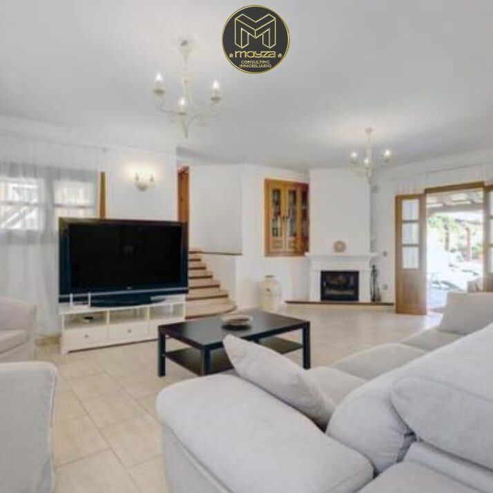 Casa en alquiler en Altos de Estepona, Estepona - Photo 1