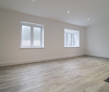 4 bedroom detached house to rent - Photo 2