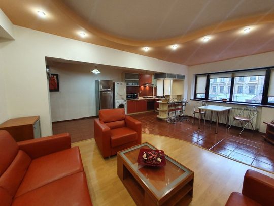 De închiriat – Apartament 3 camere în Universitate, km 0! - Fotografie 1