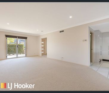 Modern 3-Bedroom Townhouse in Prime Hillvue Location - Photo 1