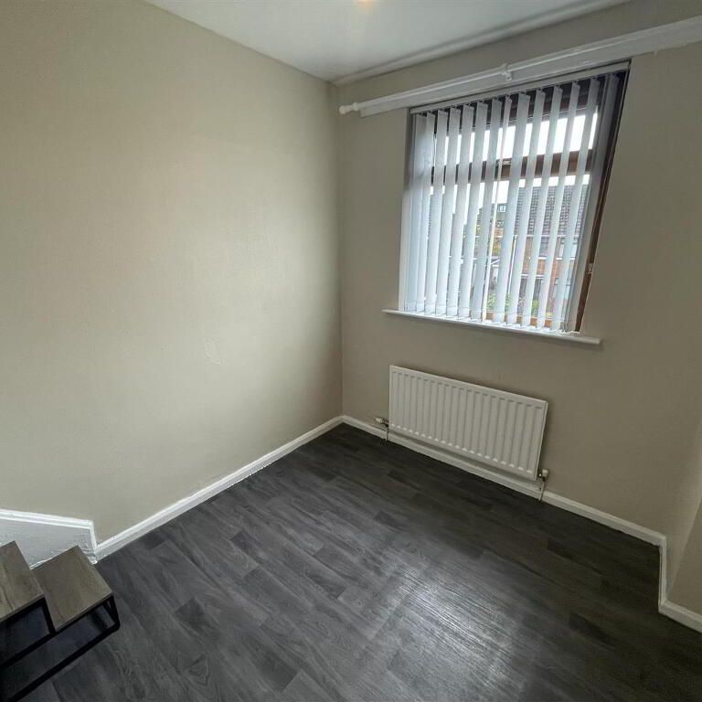 4 Riverdale Park East, Andersonstown, Belfast, BT11 9DA - Photo 1
