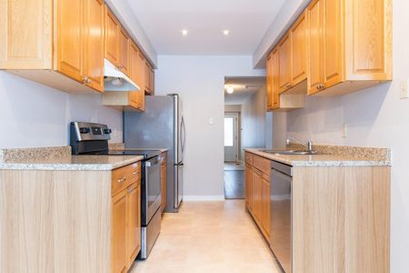 For Lease - 1176 Kelsey Court Unit# 18, Oakville, Ontario - Photo 4