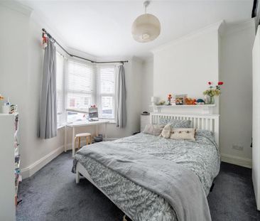 4 bedroom terraced house to rent - Photo 6