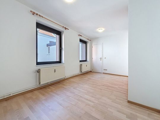 Woning met vijf slaapkamers in Ixelles - Photo 1