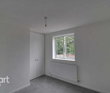 2 bedroom semi-detached house to rent - Photo 4