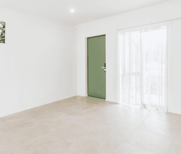 Townhouse in a convenient location! - Photo 1