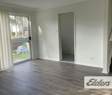 4 BEDROOM TOWNHOUSE - Photo 5