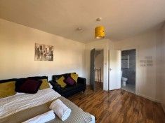 1 bed Shared Flat for Rent - Photo 5