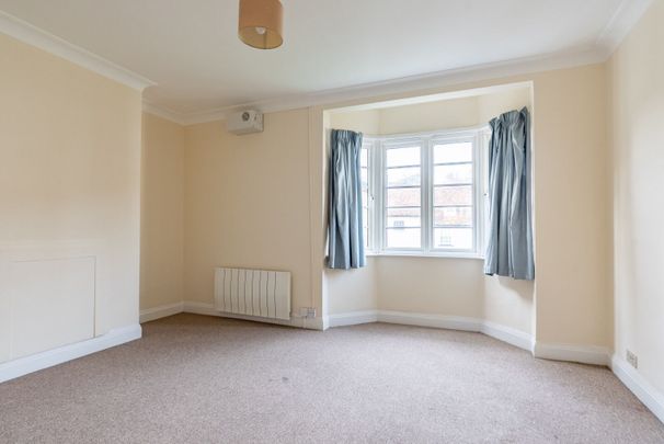 Available unfurnished now - Photo 1