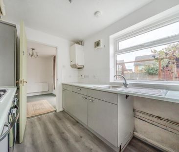 3 bedroom terraced house to rent - Photo 2