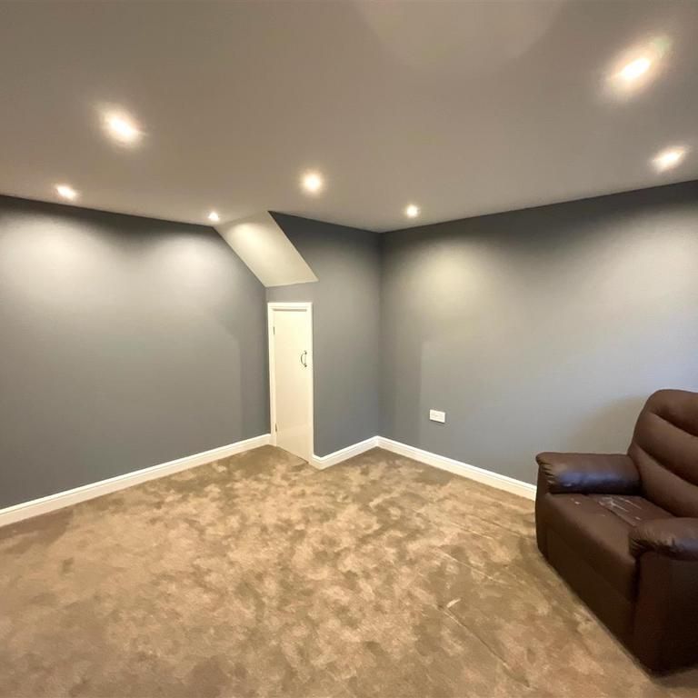 3 bedroom end of terrace house to rent - Photo 1