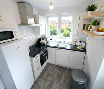 3 bedroom semi-detached house to rent - Photo 3