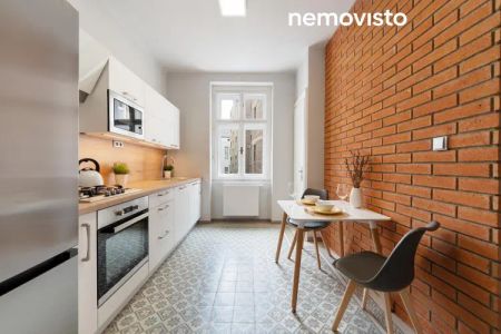 Pronájem, cihlový byt 2+1, Ostrava - centrum, Prokešovo náměstí, 88 m - Photo 2
