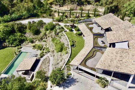 LOCATION SAISONNIÈRE - GOLFE DE SAINT-TROPEZ/GRIMAUD - VILLA 6 CHAMBRES - PISCINE CHAUFFÉE - COURT TENNIS - Photo 3