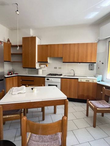 Appartamento con tre camere e tre bagni Via Andrea Costa - Photo 3