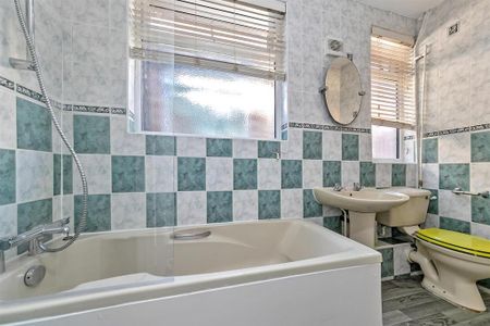 2 bedroom maisonette to rent - Photo 5