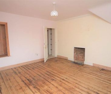 3 bedroom flat to rent - Photo 4