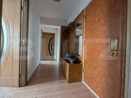 Apartament cu 2 camere, 55 mp, zona Rogerius - Fotografie 3