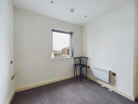 2 bedroom flat to rent - Photo 2