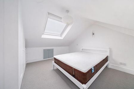 3 bedroom apartment to rent - Photo 3