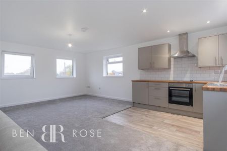 1 bedroom flat to rent - Photo 2