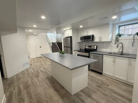 For Lease - 132 Meadowbank Road, Toronto, Ontario - Photo 2