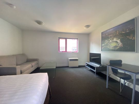 Modern Inner-City Living in the Heart of Carlton! - Photo 1