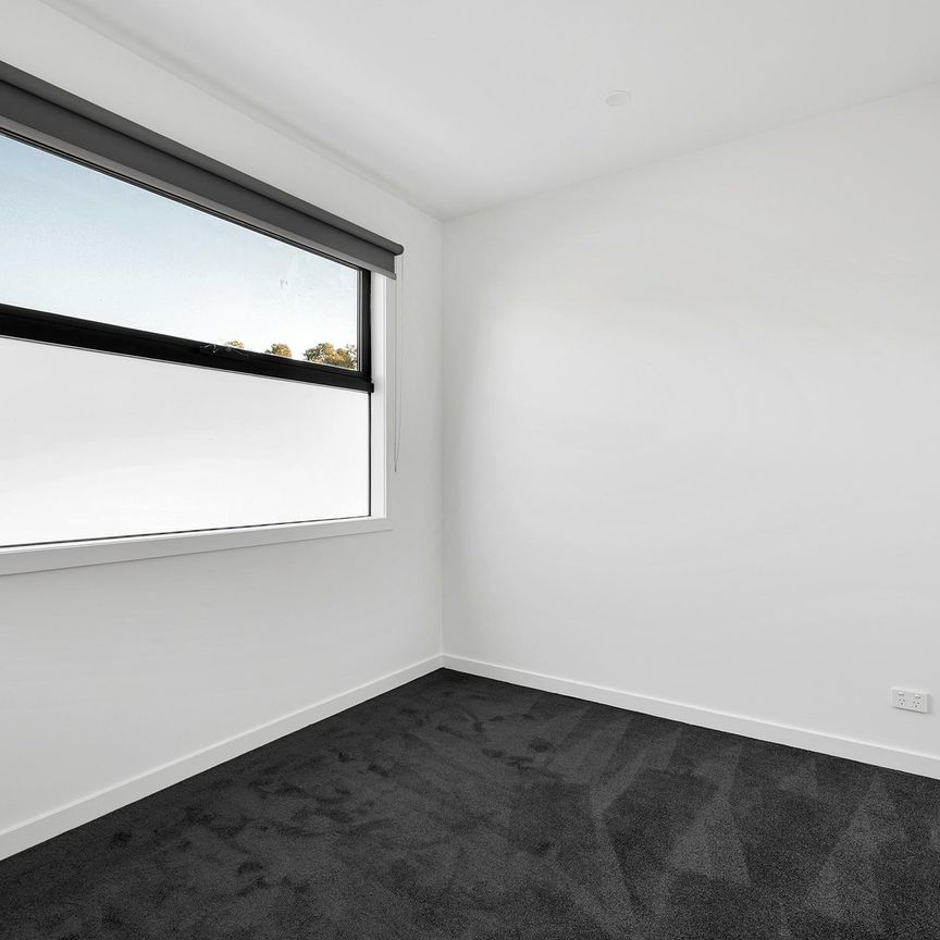 1/18 Mines Road, Ringwood - Photo 1
