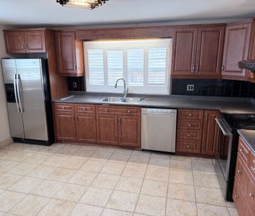 For Lease - 133 Hawthorne Road Unit# Main floor, Oakville, Ontario - Photo 3