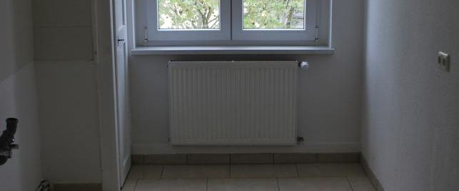4 Raum Wohnung 2 OG rechts ab sofort frei - Foto 1