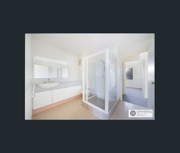 Spacious 2 Bedroom Unit with City Views - Photo 5