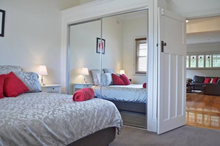 FULLY FURNISHED - UNAVAILABLE UNTIL DECEMBER 2018 - Photo 3