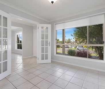 Spacious Family Home with Room for Everyone! Located on a generous ... - Photo 4