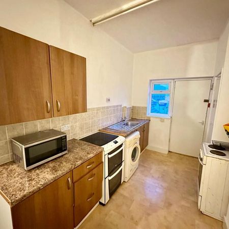 1 bedroom ground floor flat to rent - Photo 3