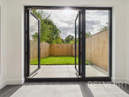 4 bedroom semi-detached house to rent - Photo 2