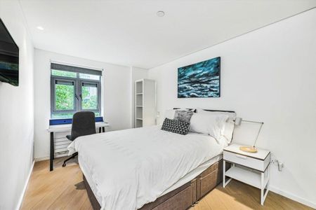 Bridgewater Square, Barbican, EC2Y - Photo 3