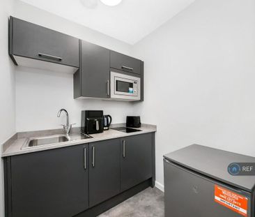 Studio to rent - Photo 5