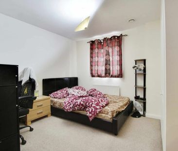 Brunel Crescent, Swindon, Swindon, SN2 - Photo 4