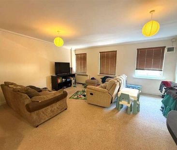 Camp Road, Farnborough, GU14 - Photo 1